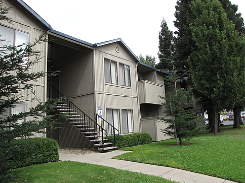 Property Photo 32826 - Beautiful Landscaping